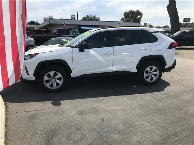 $29995 : 2021 RAV4 LE FWD (Natl) image 6