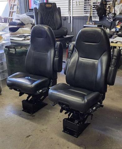 $600 : Truck seats image 3