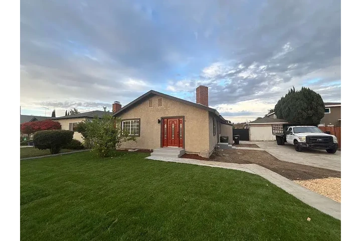 $2700 : Home for rent in Downey image 2