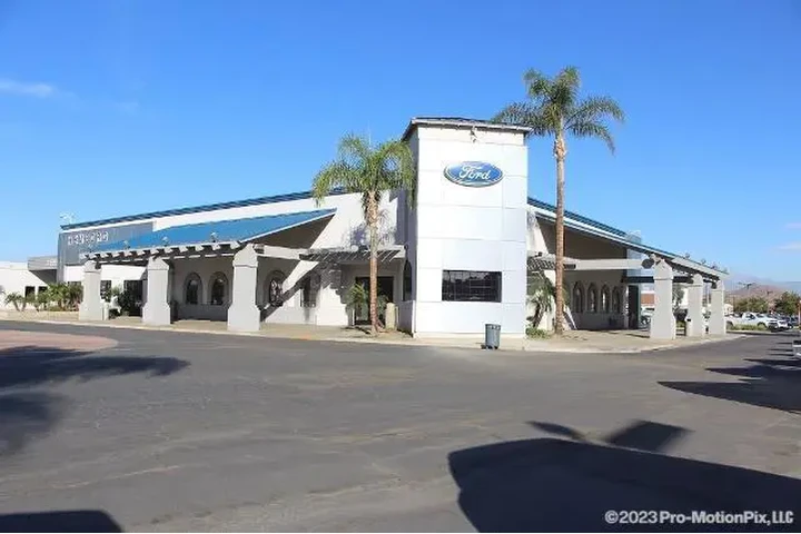 $36395 : Ford F-150 2023 4x2 XLT 4dr image 2