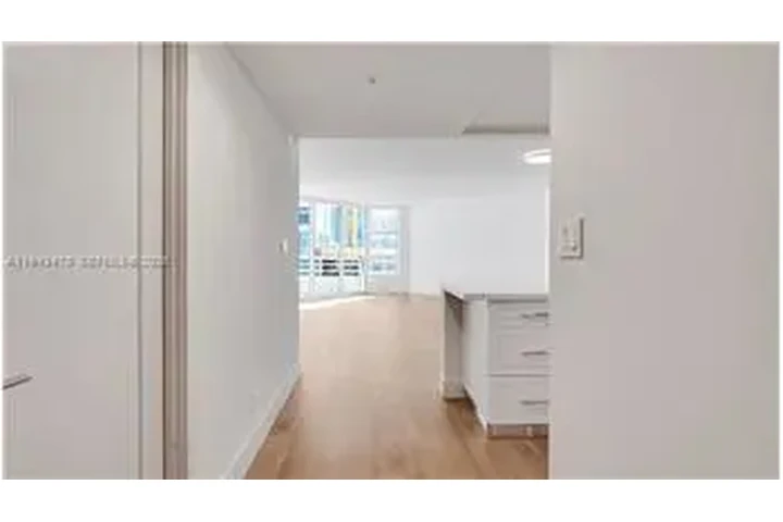 $4185 : Rental property with 1 bedro image 7