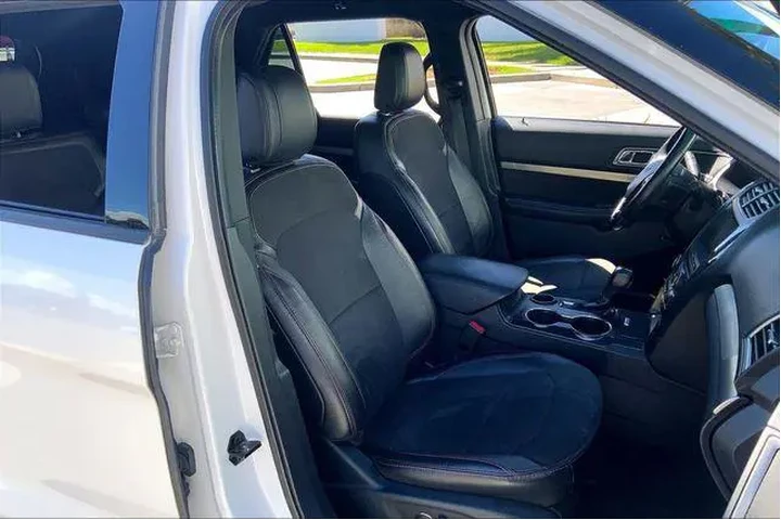 $18985 : Ford Explorer 2018 XLT 4dr S image 7