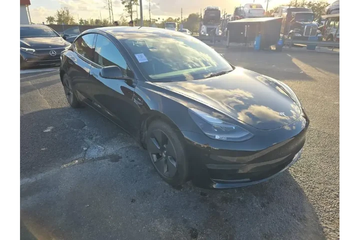 $23990 : Tesla Model 3 2023 4dr Sedan image 3