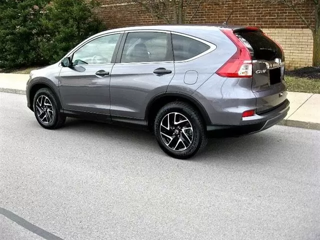 $12000 : 2016 Honda CRV SE image 2