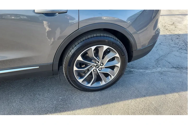 $31999 : Lincoln Nautilus 2022 AWD Re image 10