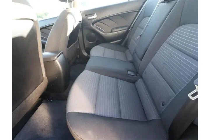 $8230 : Kia Forte 2018 LX 4dr Sedan image 4