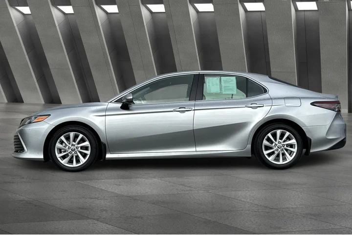 $24500 : Toyota Camry 2023 LE 4dr Sed image 10