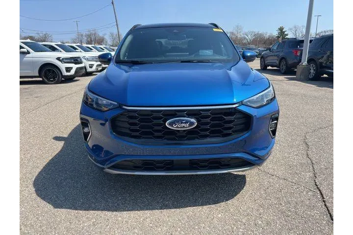 $26850 : Ford Escape 2023 AWD ST-Line image 2