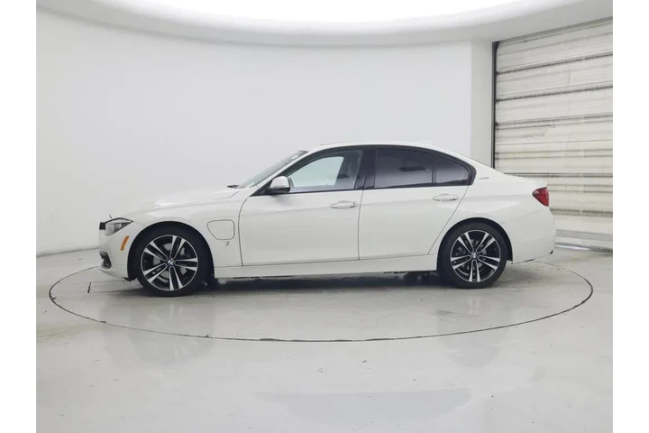 $18998 : BMW 3 Series 2018 330e iPerf image 3