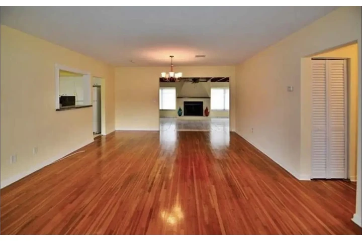 $1200 : Hermosa casa de 3 habitaciones image 2