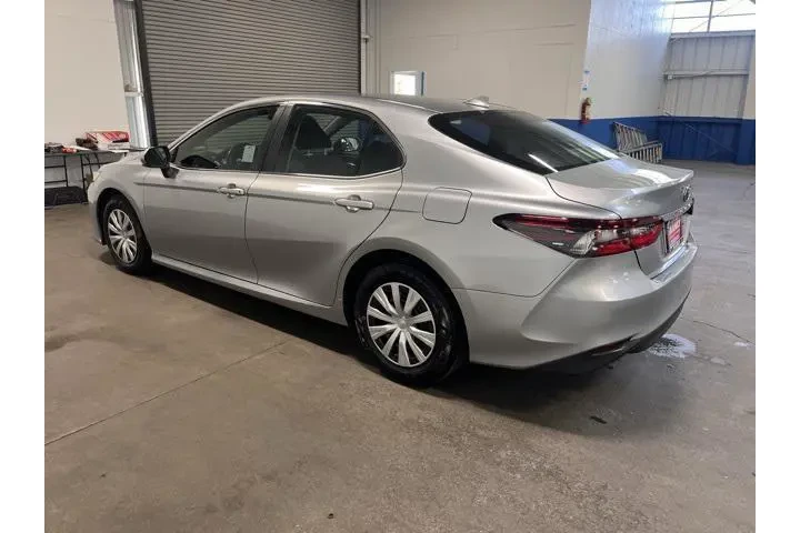$20972 : Toyota Camry Hybrid 2022 LE image 3