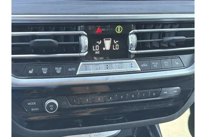 $30082 : BMW X3 2024 sDrive30i 4dr Sp image 7