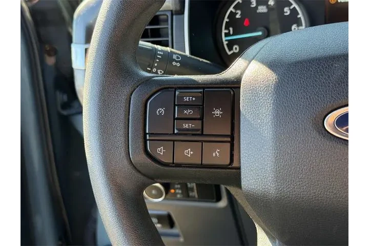 $30100 : Ford F-150 2023 4x2 XL 4dr S image 9