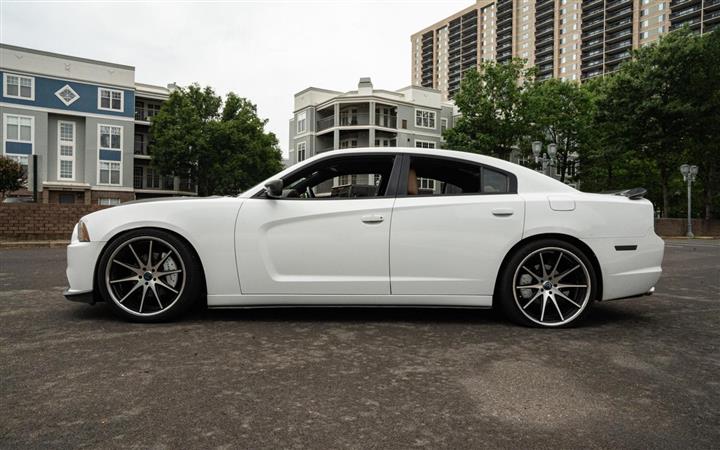 $15000 : 2011 DODGE CHARGER image 7