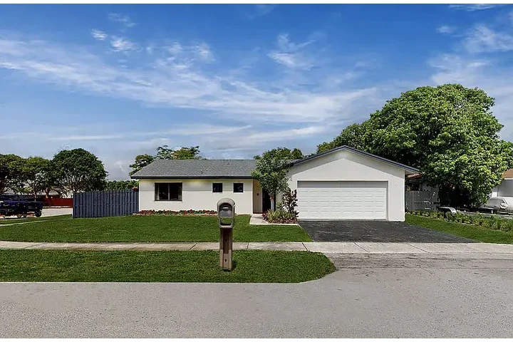 $2000 : HOUSE FOR RENT IN MAIMI FL image 7