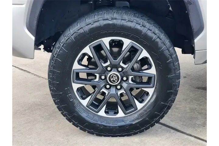 $39997 : Toyota Tundra 2022 4x2 SR5 4 image 10