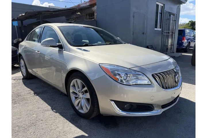 $5800 : 2015 Regal Premium I image 3