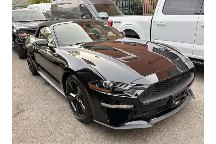 $33990 : Ford Mustang 2022 EcoBoost 2 image 8