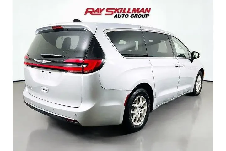 $26975 : Chrysler Pacifica 2023 Touri image 7