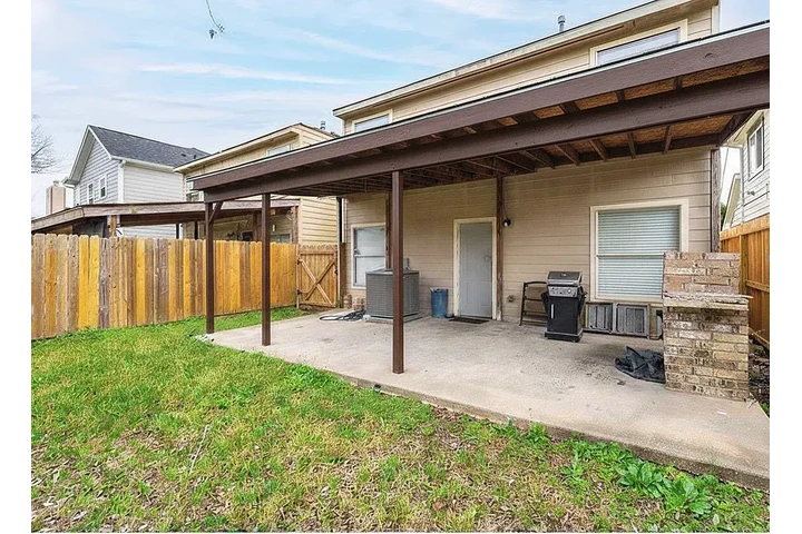 $1250 : 3 Bedroom Renta - Listo image 9