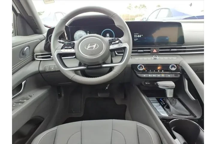 $27765 : Hyundai ELANTRA 2025 SEL Con image 8