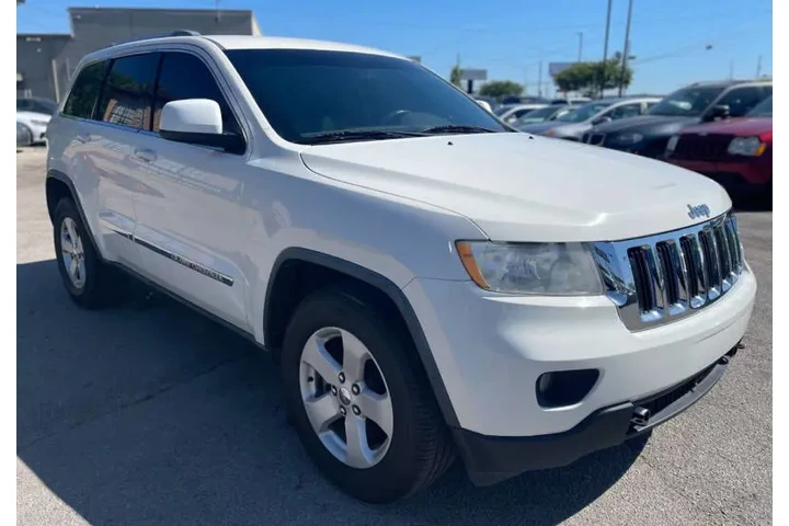 2012 Grand Cherokee image 3