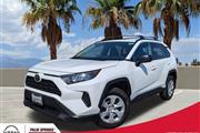 2021 RAV4 LE en Palm Springs