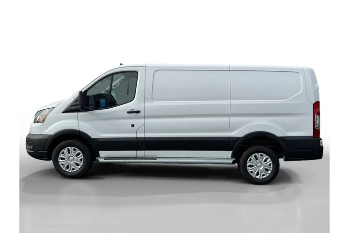 $32992 : Ford Transit 2024 250 3dr SW image 2