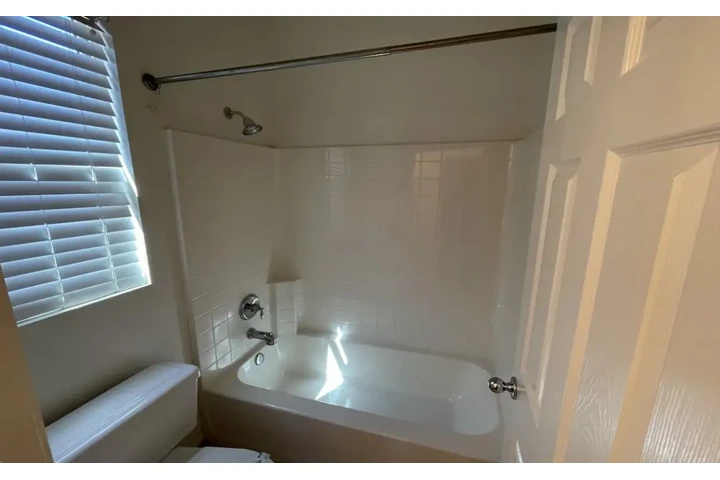 $1985 : HOME SWEET HOME image 5