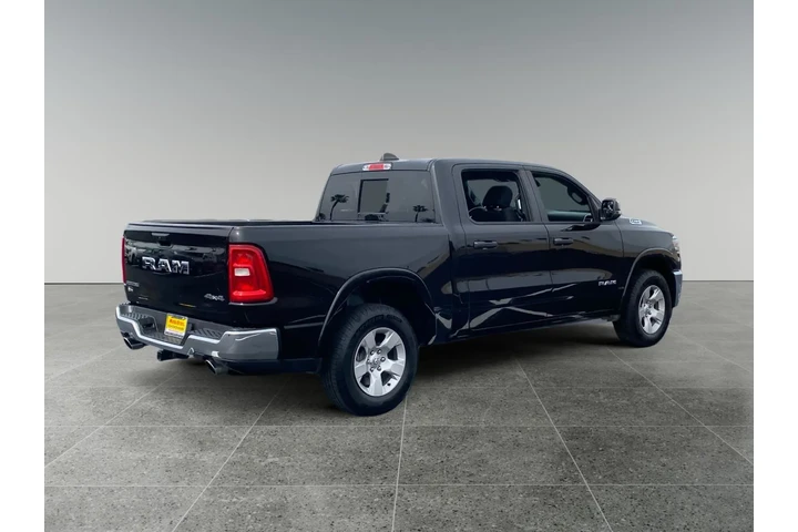 $38232 : Ram 1500 2025 4x4 Lone Star image 5