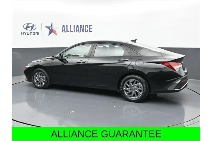 $18930 : Hyundai ELANTRA 2024 SEL 4dr image 4
