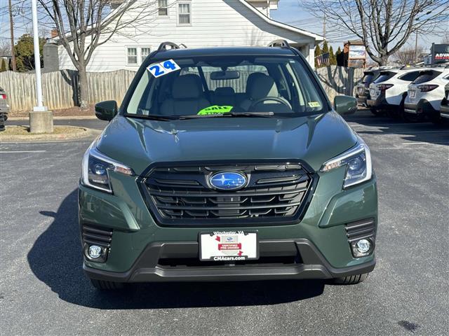 $33900 : PRE-OWNED 2024 SUBARU FORESTER image 6