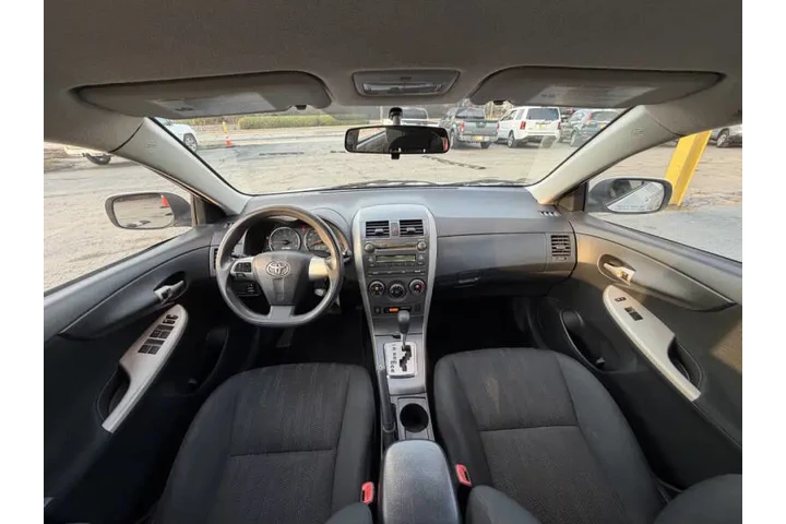 2011 Corolla S image 9