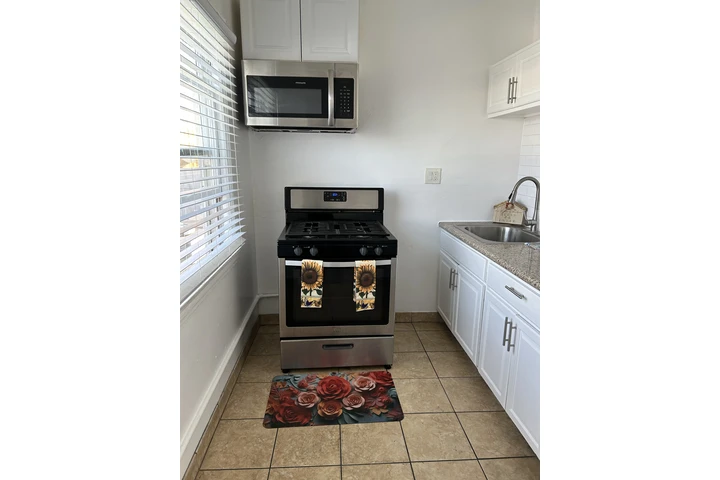 $1295 : 🏡 Estudio en Renta – Excelent image 2