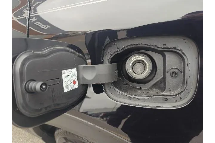 $27617 : Ford Explorer 2023 AWD XLT 4 image 9