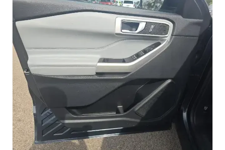 $32950 : Ford Explorer 2022 AWD XLT 4 image 9