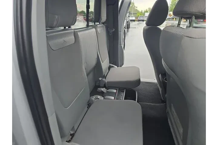 $15995 : Toyota Tacoma 2013 4x2 Base image 10