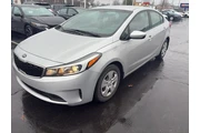 $11995 : Kia Forte 2017 LX 4dr Sedan thumbnail