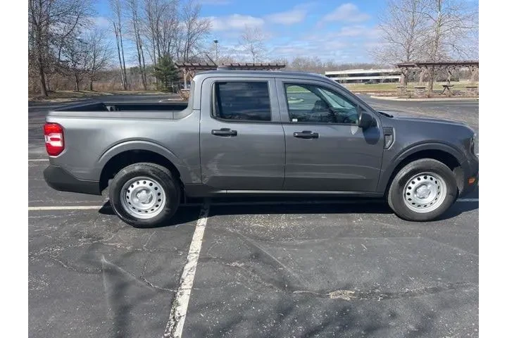 $27758 : Ford Maverick 2025 AWD XL 4d image 4