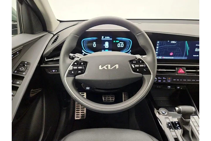 $29998 : Kia Niro 2025 SX Touring 4dr image 10
