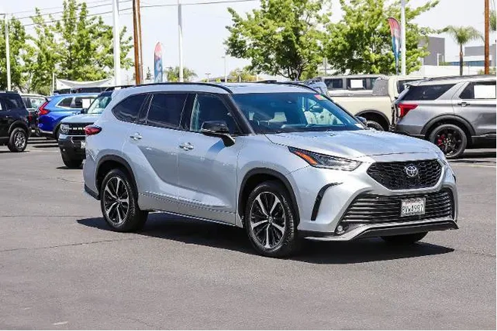 $31995 : Toyota Highlander 2021 XSE 4 image 3