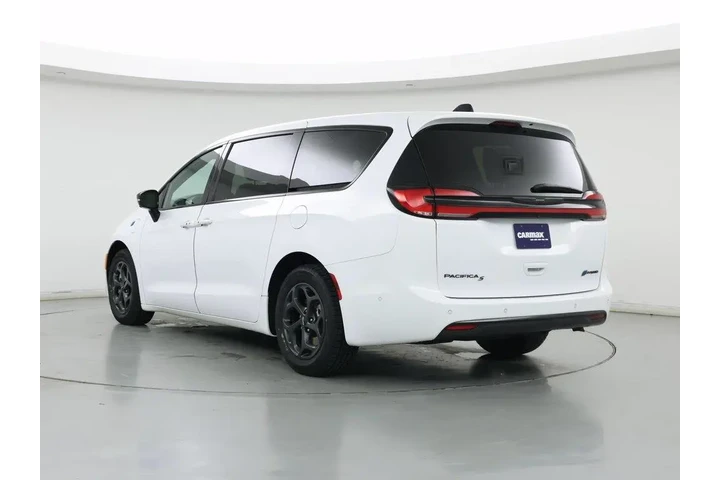 $31998 : Chrysler Pacifica Plug-In Hy image 2