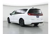 $31998 : Chrysler Pacifica Plug-In Hy thumbnail