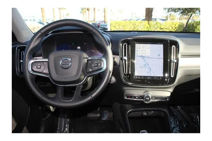 $27898 : Volvo XC40 2023 AWD B5 Plus image 4