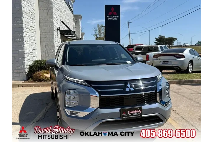 $29918 : Mitsubishi Outlander 2025 AW image 1