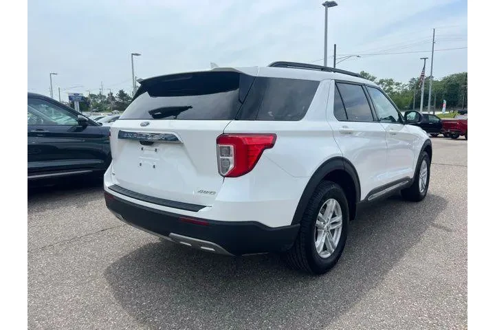 $29845 : Ford Explorer 2023 AWD XLT 4 image 9