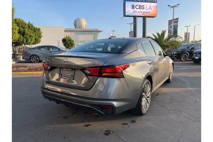 $17981 : Nissan Altima 2024 2.5 SV 4d image 6