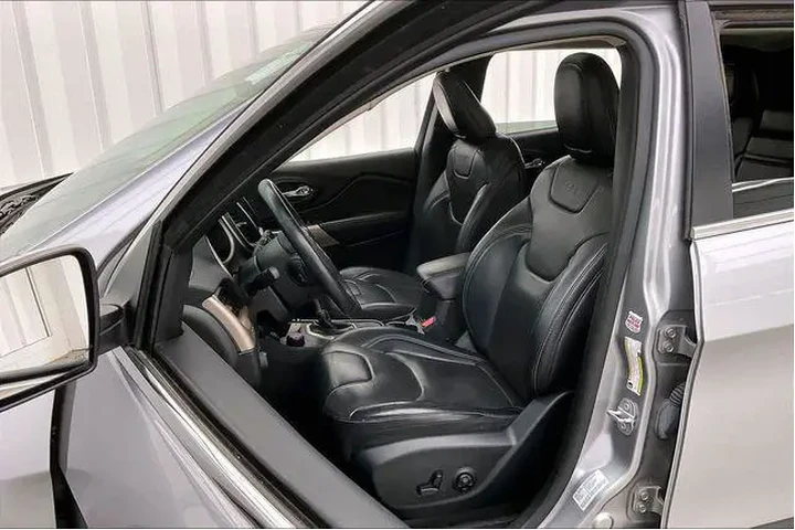 $14490 : Jeep Cherokee 2017 4x4 Limit image 8