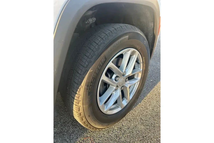 $26990 : Jeep Grand Cherokee 2023 4x2 image 6