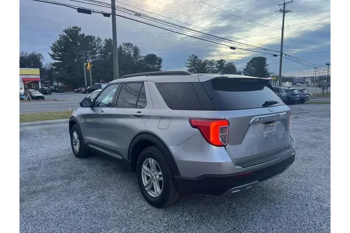 $27914 : Ford Explorer 2022 AWD XLT 4 image 4